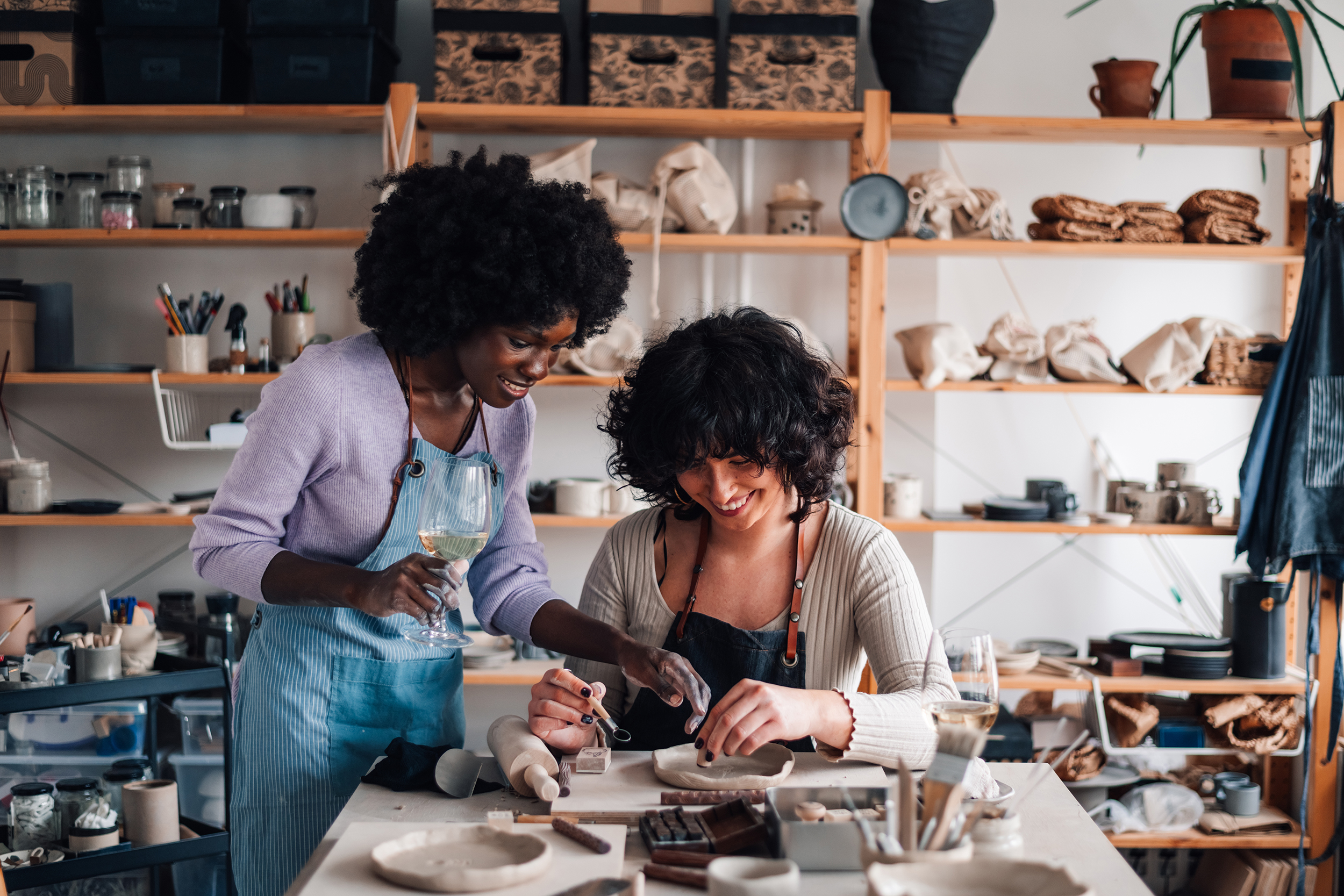 Portrait,Of,Multicultural,Pottery,Course,Attendees,Designing,Pottery,And,Drinking